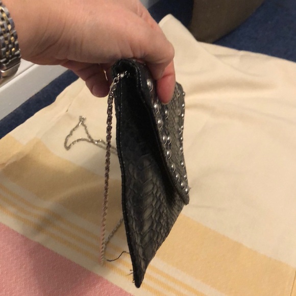 Black clutch with studs - Picture 3 of 3